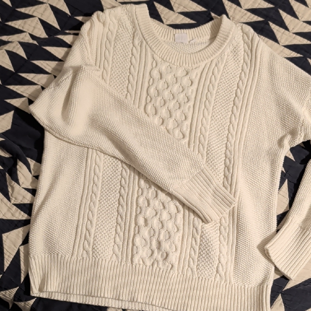GAP Ivory Cable Knit Sweater